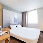 B&B Hotel Les Herbiers 2*