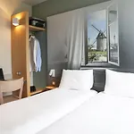 B&B Hotel Les Herbiers Hotel