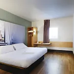 B&B Hotel Les Herbiers Hotel 2*