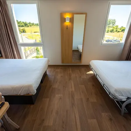 Hotel B&B Hotel Les Herbiers Les Herbiers