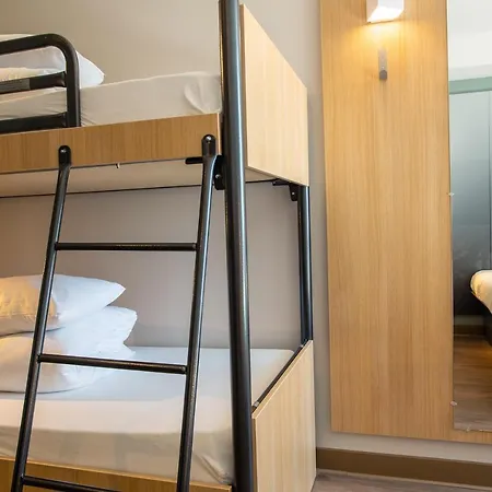 B&B Hotel Les Herbiers Hotel 2*
