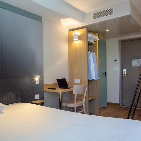 B&B Hotel Les Herbiers 酒店 莱塞比耶