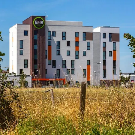 B&B Hotel Les Herbiers Hotel