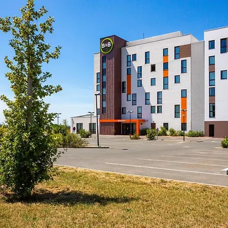 B&B Hotel Les Herbiers Hotel 2*