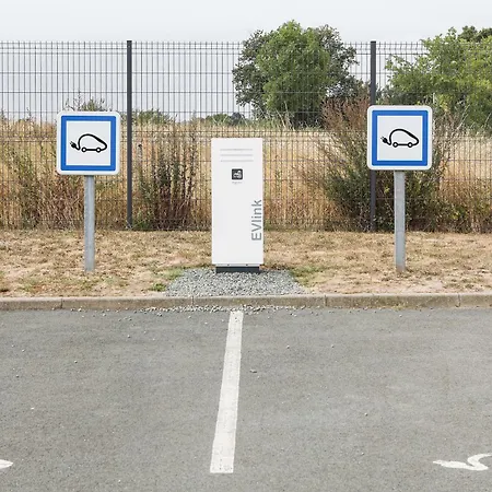 Hotel B&B Hotel Les Herbiers 2*