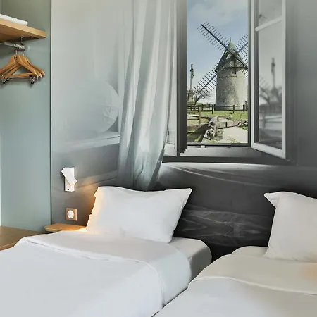 酒店 B&B Hotel Les Herbiers