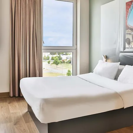 酒店 B&B Hotel Les Herbiers 莱塞比耶