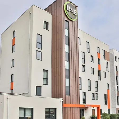 B&B Hotel Les Herbiers 2*