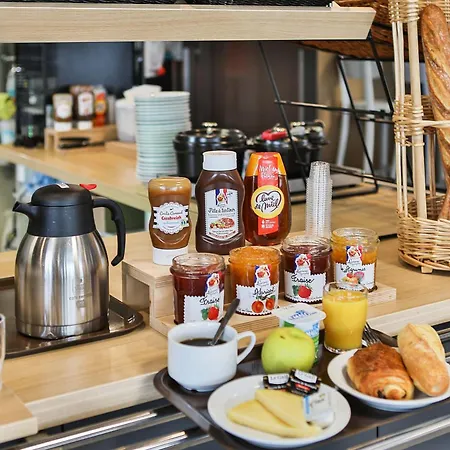 B&B Hotel Les Herbiers 2* 莱塞比耶