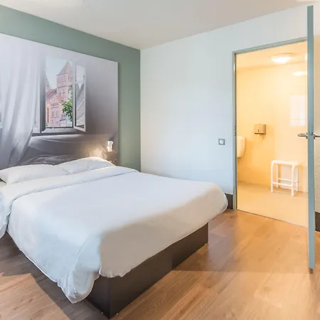 Hotel B&B Hotel Les Herbiers 2*