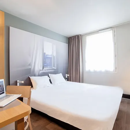 B&B Hotel Les Herbiers 2*