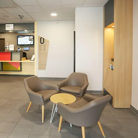 B&B Hotel Les Herbiers 酒店