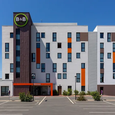 B&B Hotel Les Herbiers Hotel 2*