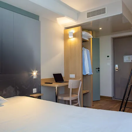 B&B Hotel Les Herbiers Hotel