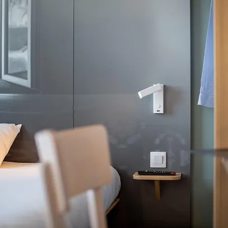 B&B Hotel Les Herbiers 酒店