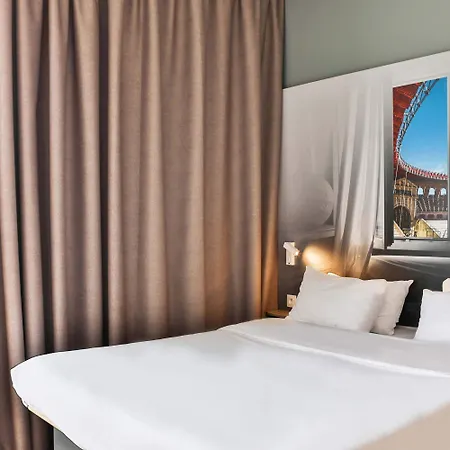 B&B Hotel Les Herbiers 2*