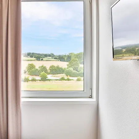 B&B Hotel Les Herbiers 2*