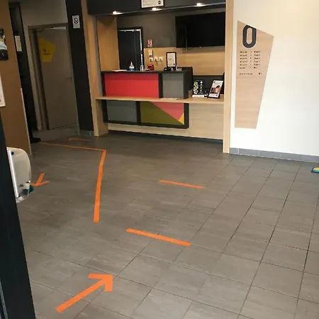 B&B Hotel Les Herbiers 酒店 莱塞比耶