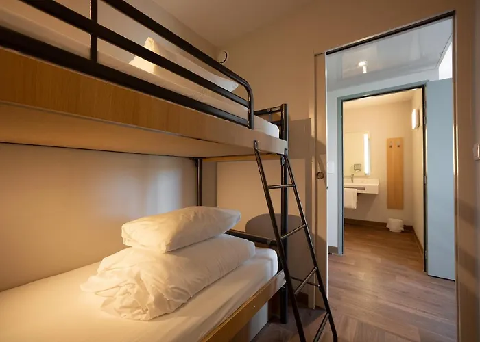 B&B Hotel Les Herbiers 2*