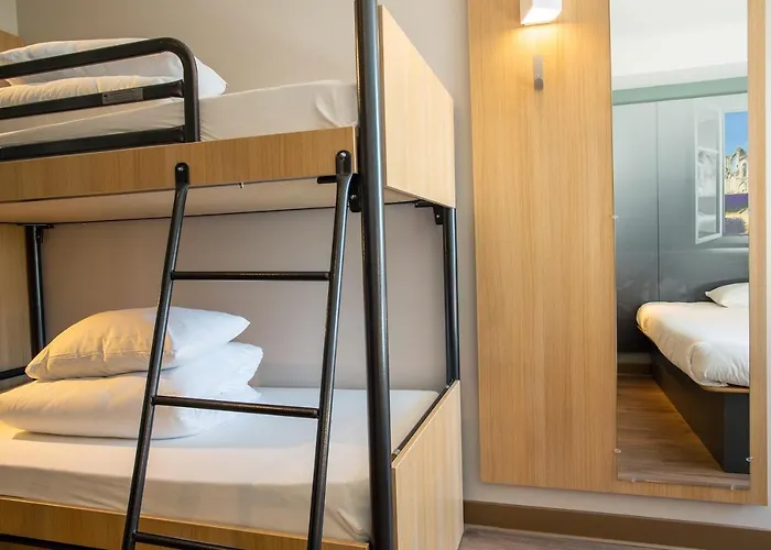 B&B Hotel Les Herbiers Hotel 2*