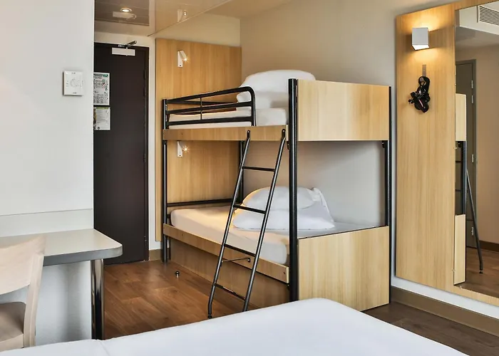 B&B Hotel Les Herbiers Hotel