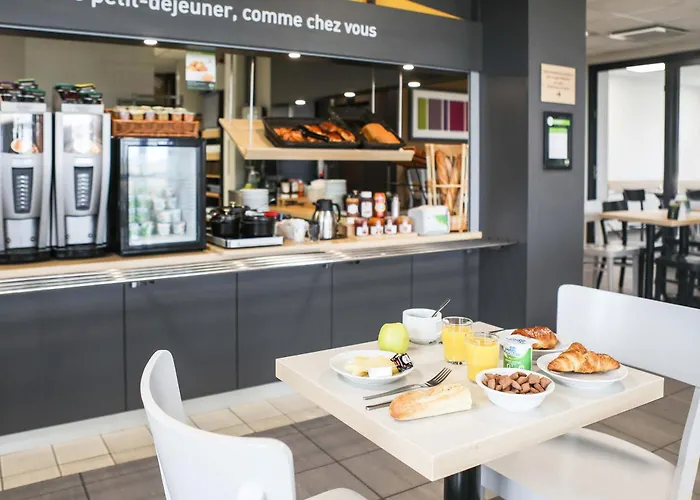 Hotel B&B Hotel Les Herbiers 2*