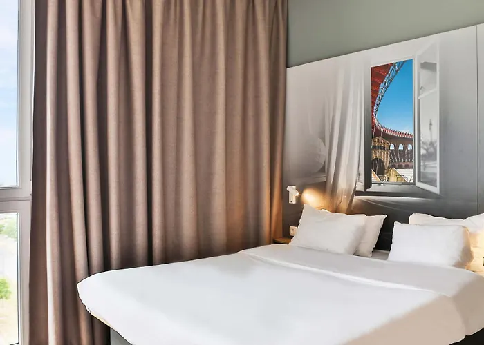 B&B Hotel Les Herbiers Hotel