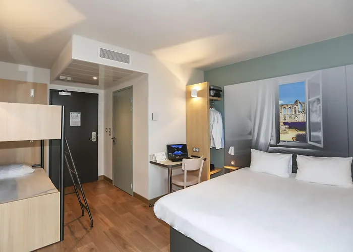 Hotel B&B Hotel Les Herbiers Les Herbiers