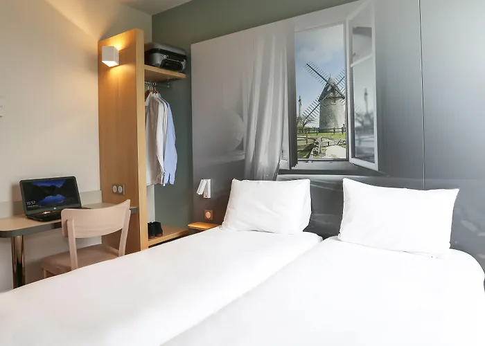 B&B Hotel Les Herbiers Hotel