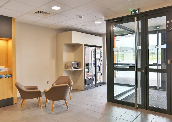 Hotel B&B Hotel Les Herbiers 2*