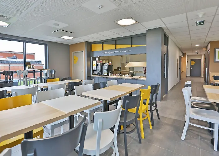 B&B Hotel Les Herbiers Hotel