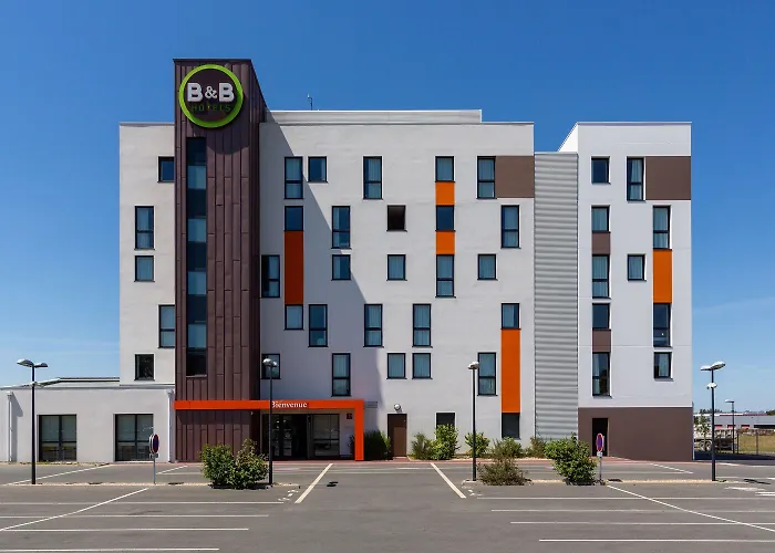 B&B Hotel Les Herbiers Hotel 2*