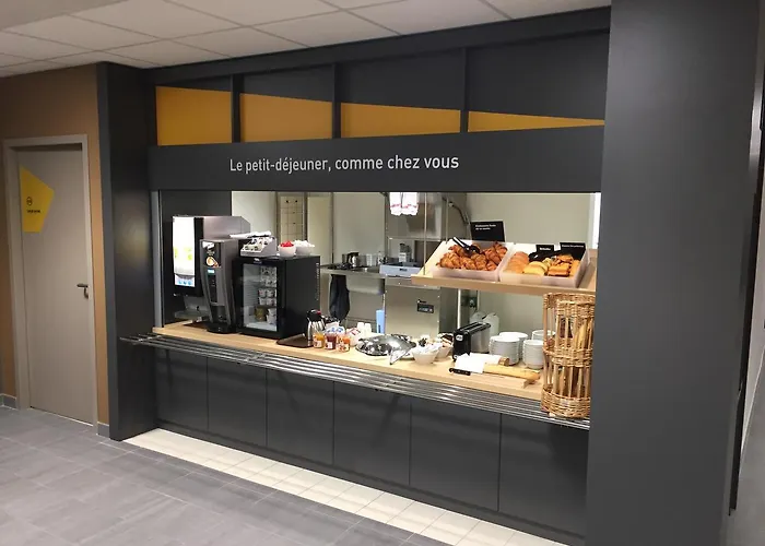 B&B Hotel Les Herbiers Hotel