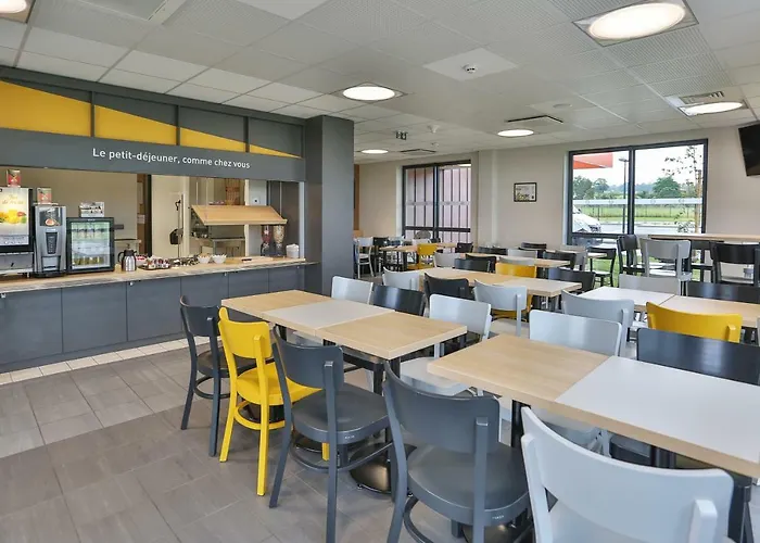 B&B Hotel Les Herbiers Hotel 2*